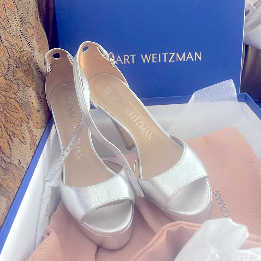 Size 7 Stuart Weizman Silver Stiletto Heels